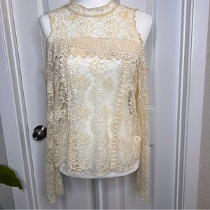 BKE “gimmicks” Lace Detailed Cold Shoulder Top Cream Sz.L